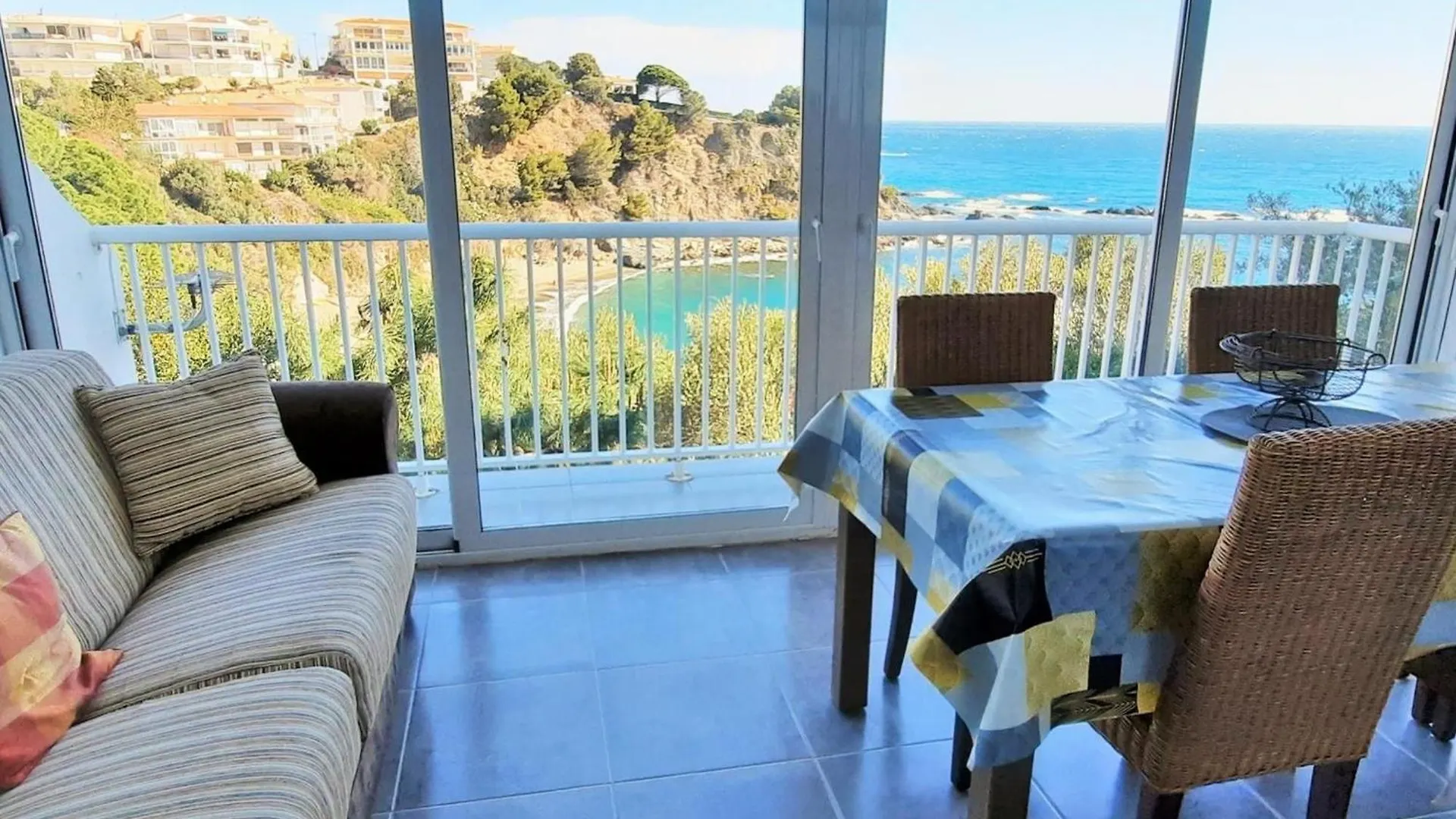 Apartamento En Llanca Con Gran Terraza, Admite Mascotas, Cerca De La Playa - Es-170-7 Apartment