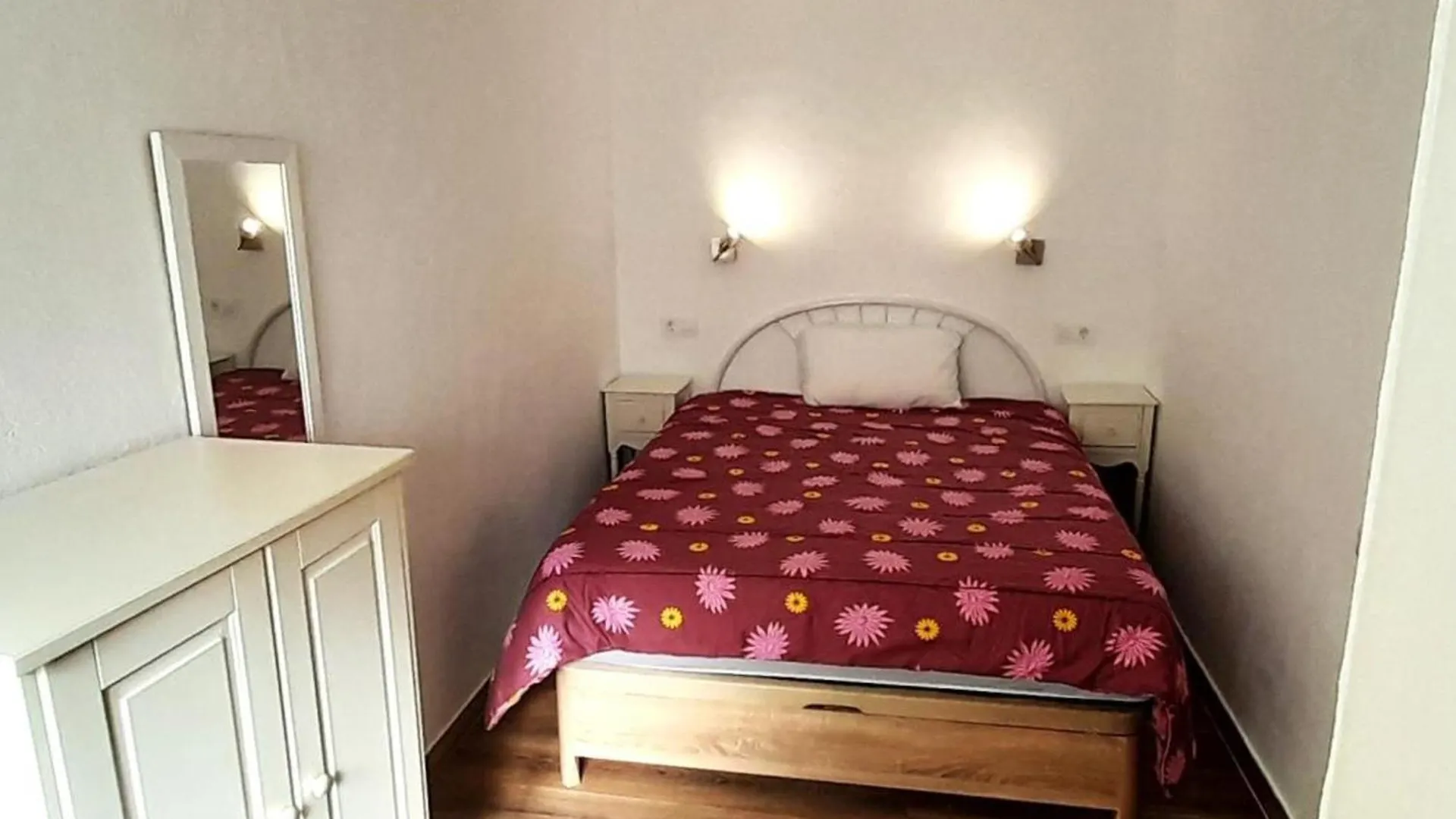Apartamento En Llanca Con Gran Terraza, Admite Mascotas, Cerca De La Playa - Es-170-7